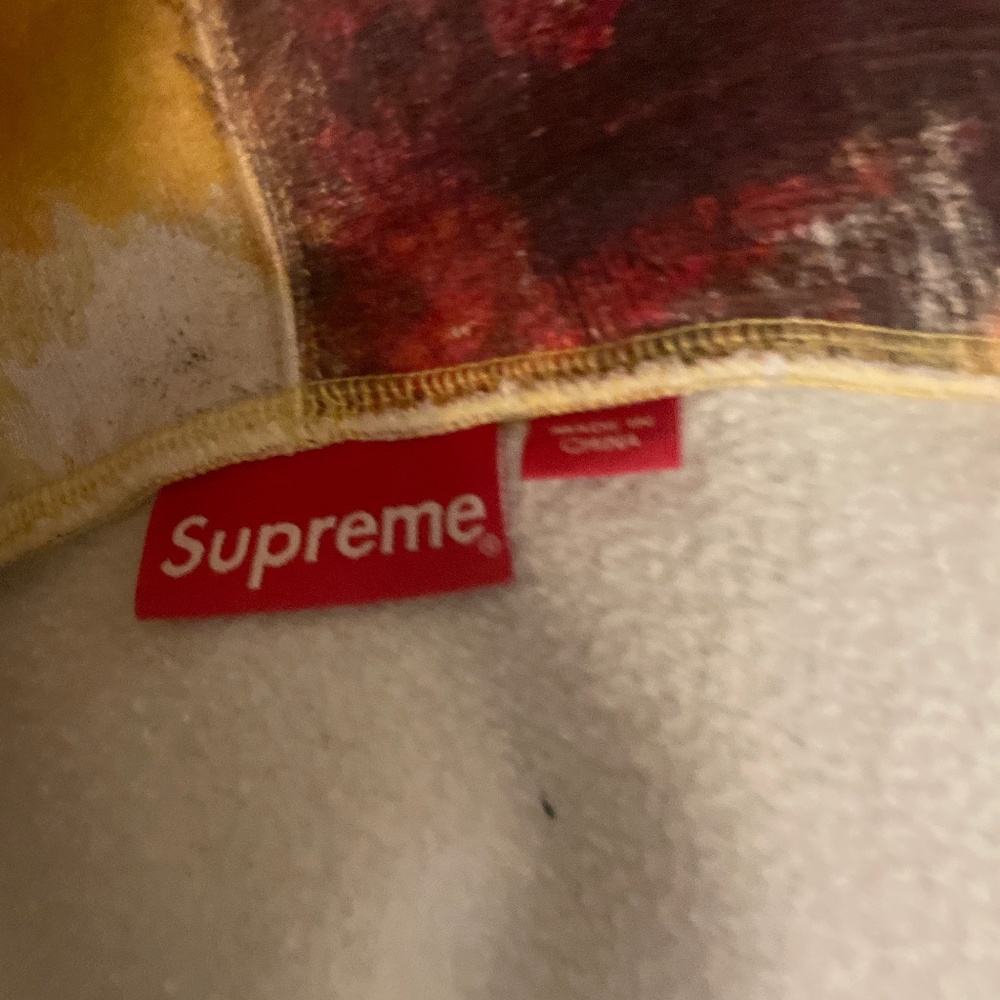 Supreme hoodie